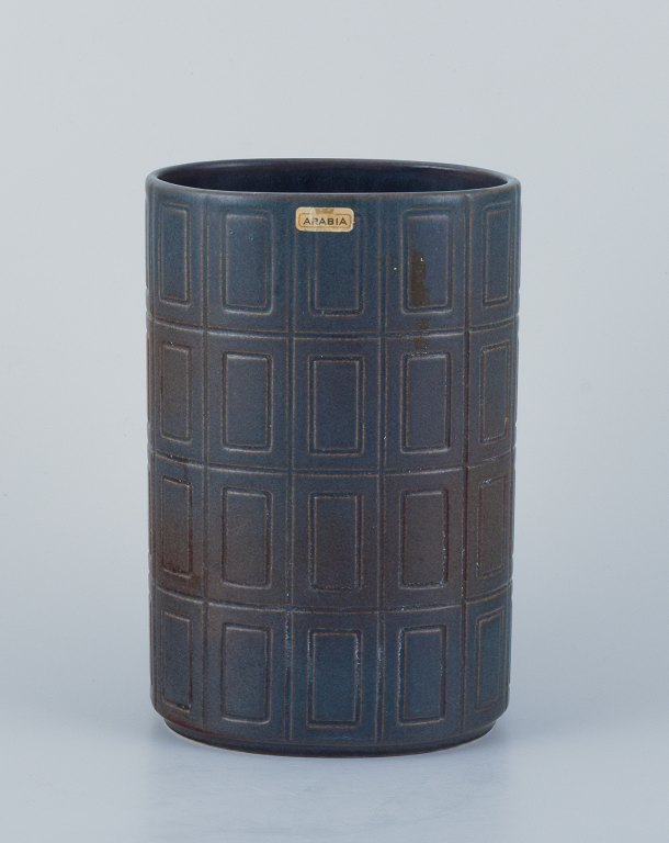 Göran Bäck (1923-2003) for Arabia, Finland. Vase in glazed stoneware with 
geometric pattern.