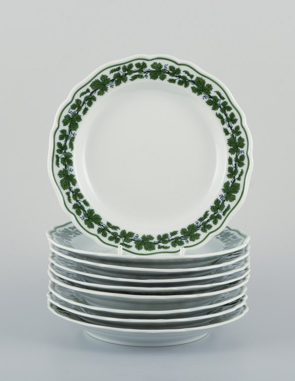 Meissen, Germany, Green Ivy Vine, nine plates. Hand-painted.