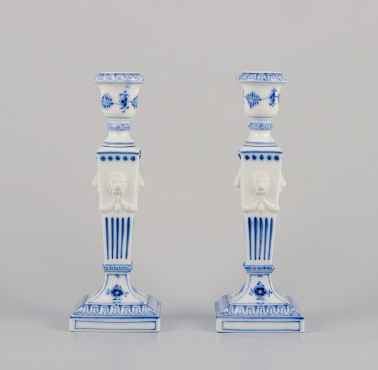 Royal Copenhagen, et par Musselmalet lysestager.