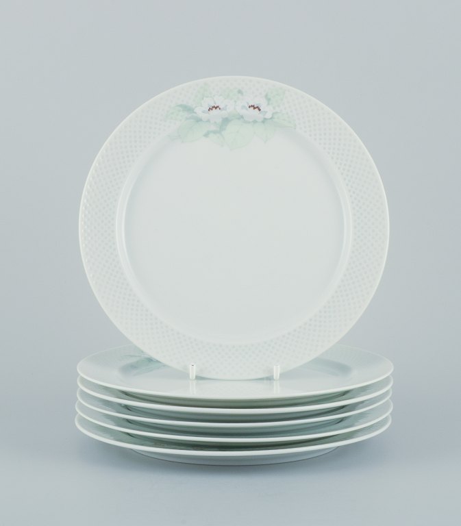 Tapio Wirkkala for Rosenthal Studio-linie, "Century Blütentraum". A set of six 
plates decorated with a flower motif.