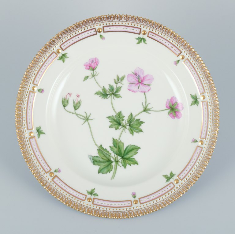 Royal Copenhagen Flora Danica dinner plate. Hand-painted.