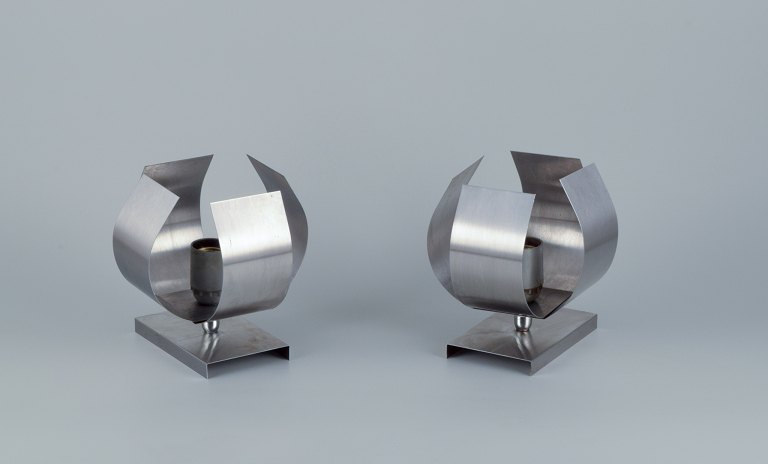 Max Sauze (f. 1933), Frankrig. Et par væglamper i stål. Modernistisk design.