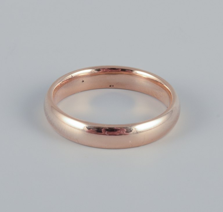 EG, Scandinavian goldsmith. 14 karat gold alliance ring.