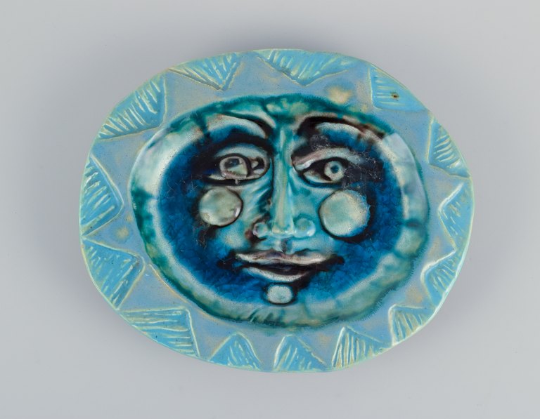 Elio Schiavon (1925-2004), Italien. Unika keramikskål indlagt med blåt glas i 
bunden.