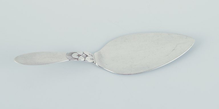 Georg Jensen Cactus. Large serving spade in all-silver.