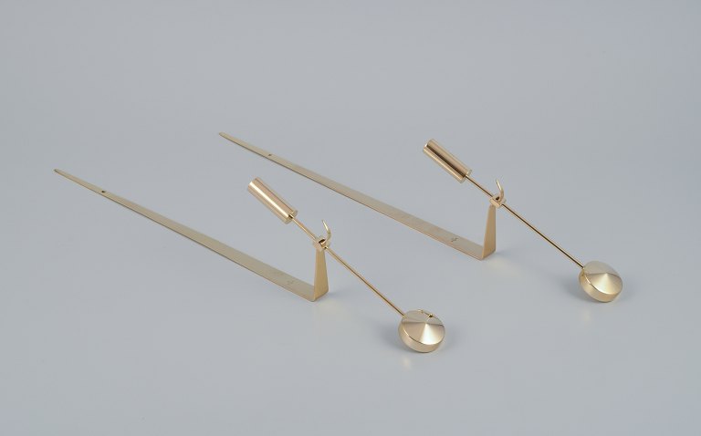Skultuna, Sweden. A pair of wall-mounted candle holders in brass.
Designed by Pierre Forsell in the 1970s.