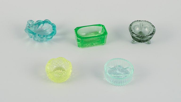 Fåglavik Glasbruk (1874-1980), Sweden.
Five salt cellars in colored glass. Handmade green and yellow glass.