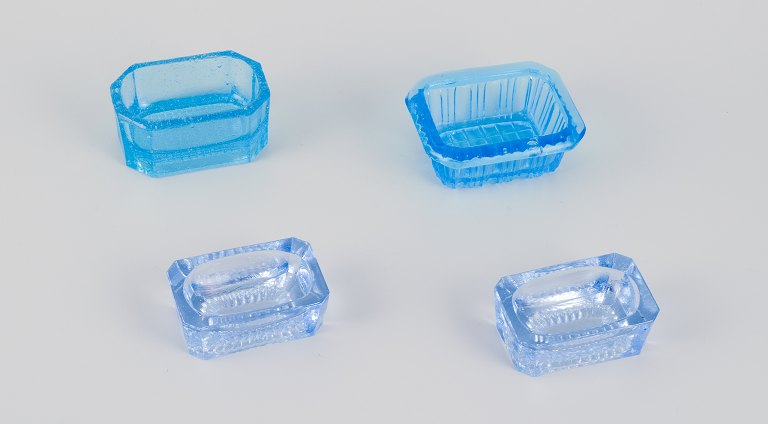 Fåglavik Glasbruk (1874-1980), Sweden.
Four salt cellars in colored glass. Blue handcrafted glass.