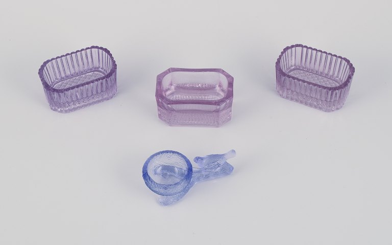 Fåglavik Glasbruk (1874-1980), Sweden.
Four salt cellars in colored glass. Purple handcrafted glass.