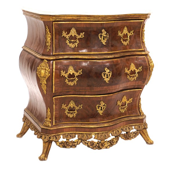 Mid 18th century Danish marble top walnut commode attributed to Mathias Ortmann, 
Copenhagen, circa 1750. H: 90cm. Top: 77x56cm