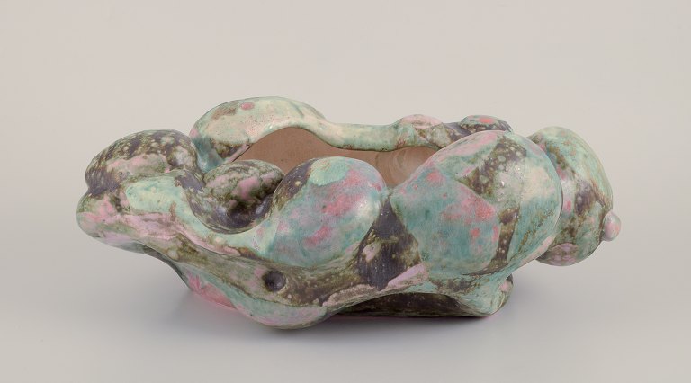 Christina Muff, Contemporary Danish ceramic artist (born 1971).
This one of a kind sculptural vase is created with the human body in mind.