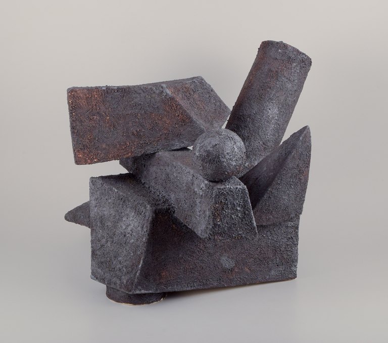 Christina Muff, Contemporary Danish ceramic artist (1971).
Monumental sculpture, cubistic style.