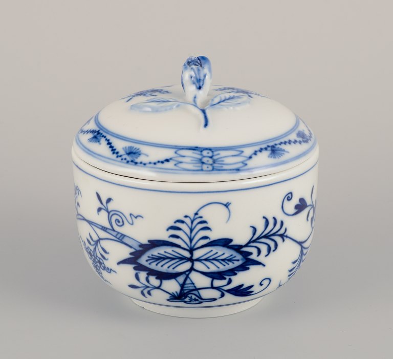 Meissen, Germany. Blue Onion pattern. Large sugar bowl.