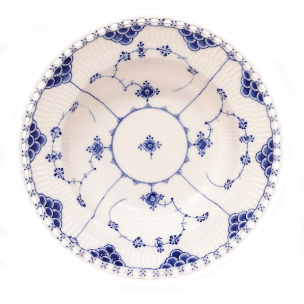 Set of five early Royal Copenhagen blue fluted full lace deep plates period 
1870-90. D: 22cm