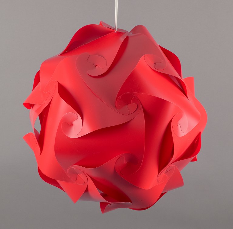 Holger Strøm, IQlight Pendant.
Ceiling lamp in red plastic.