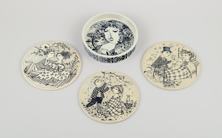 Bjørn Wiinblad for Nymølle.
Three month wall reliefs and a small low bowl.
