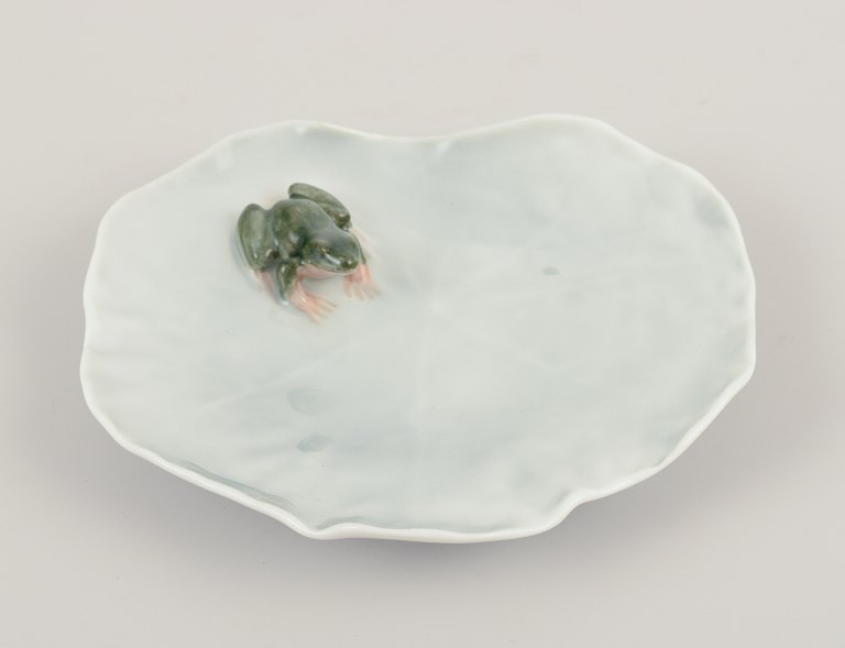 Royal Copenhagen, small Art Nouveau dish with frog.