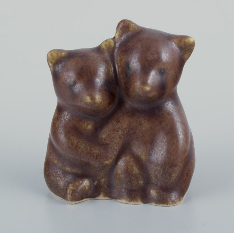 Knud Basse, Bornholm.
Small ceramic figure of two bear cubs.