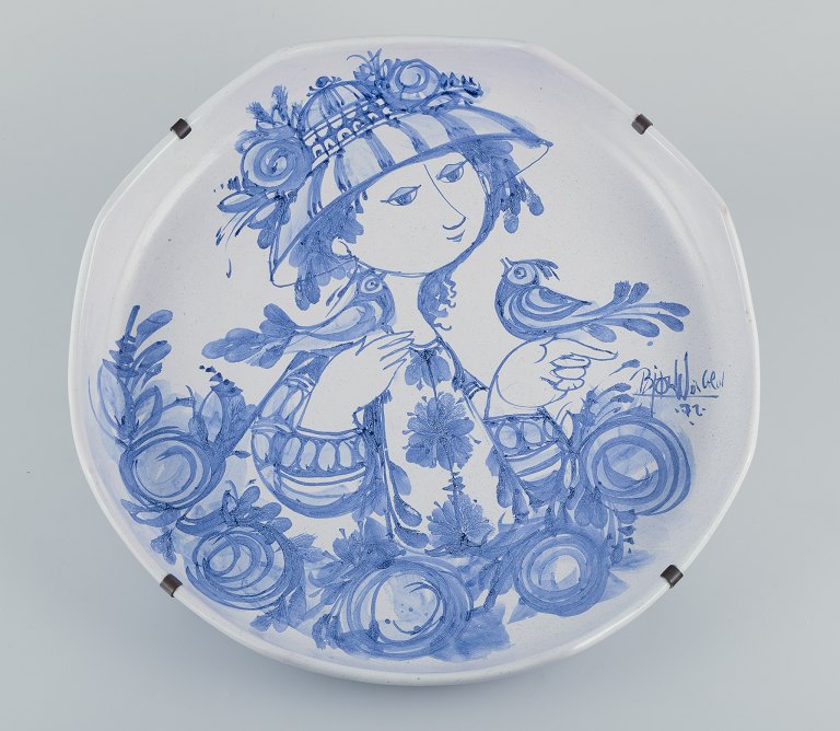 Bjørn Wiinblad, own workshop. Large ceramic bowl with octagonal shape.