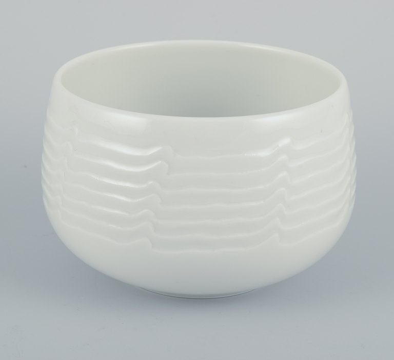 Erik Stæhr-Nielsen for Royal Copenhagen.
Unique stoneware bowl.