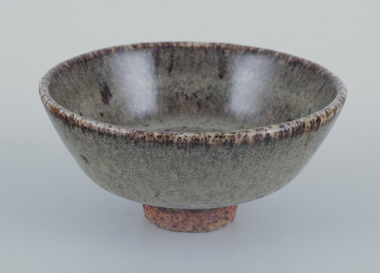 Nils Thorsson for Royal Copenhagen.
Unique stoneware bowl on a base.