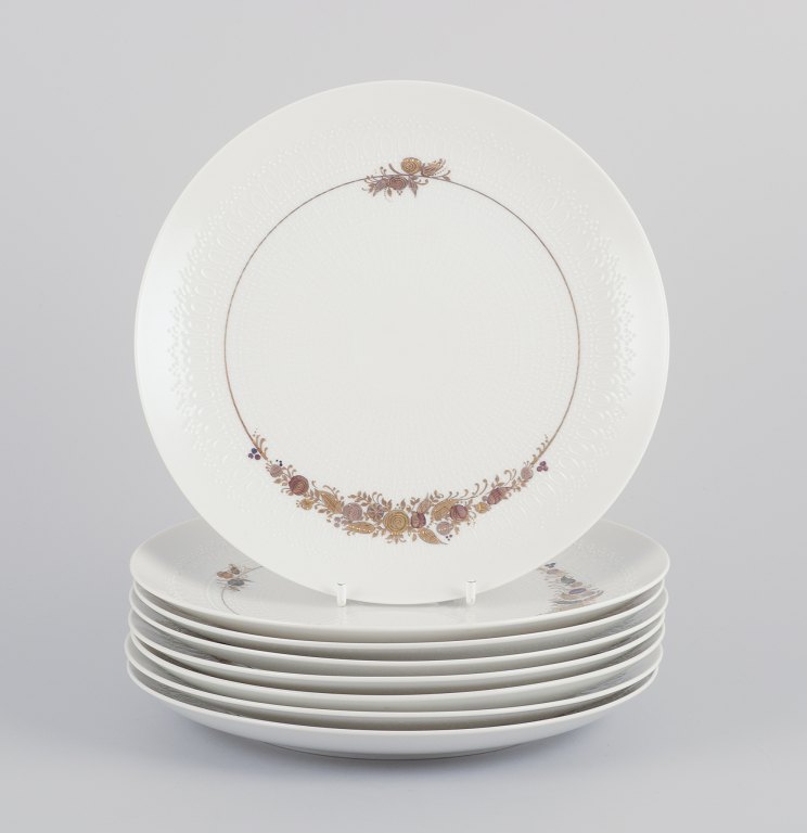 Bjørn Wiinblad for Rosenthal Studioline 362.
A set of eight "Romanze" breakfast plates in porcelain.