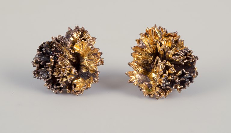 Flora Danica Jewellery, produced by Eggert. 
A pair of “Parsley” ear clips in gold-plated sterling silver.