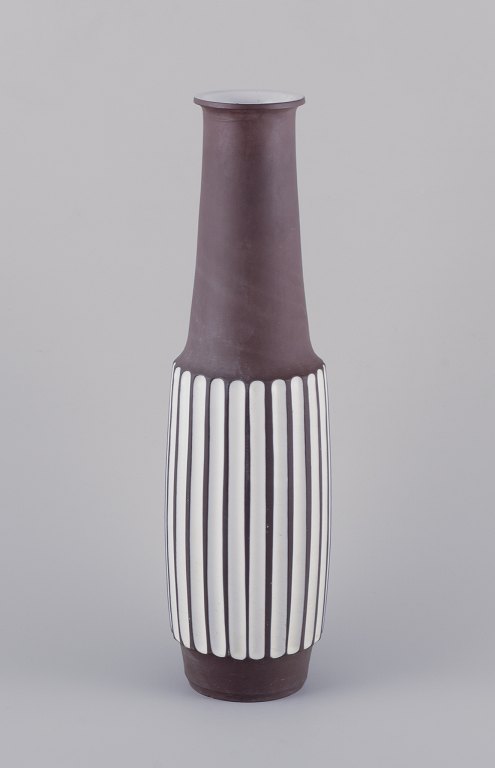 Larholm, Norway.
Floor vase made of ceramic.
