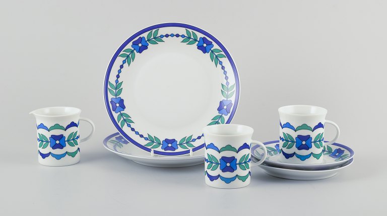 Emilio Pucci for Rosenthal Studio-Linie, Germany. Two coffee cups with saucers, 
two cake plates, and a creamer made of porcelain.