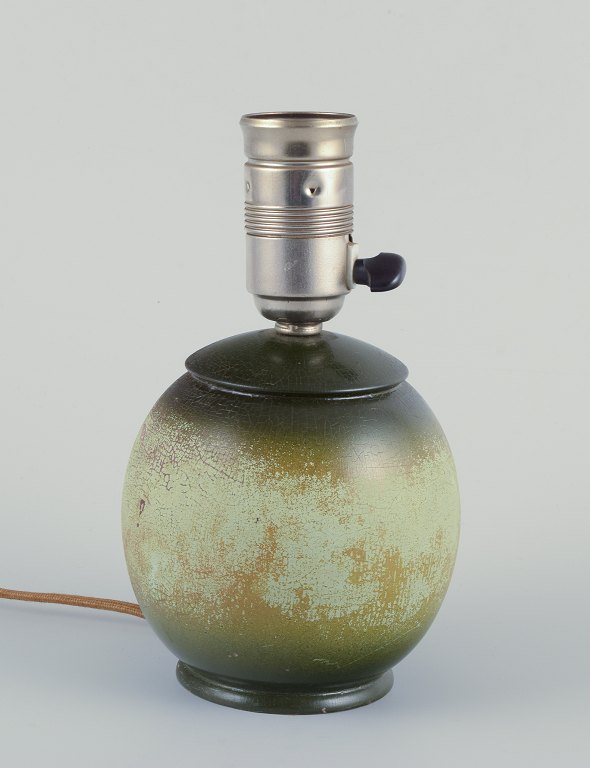 Swedish table lamp in painted wood.
Art Deco.