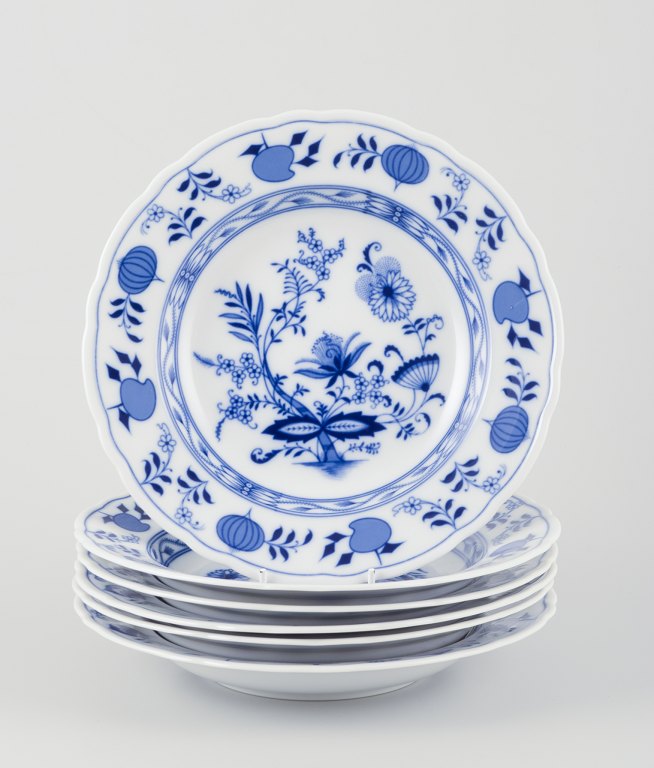 Bavaria, Germany.
A set of six deep porcelain plates.