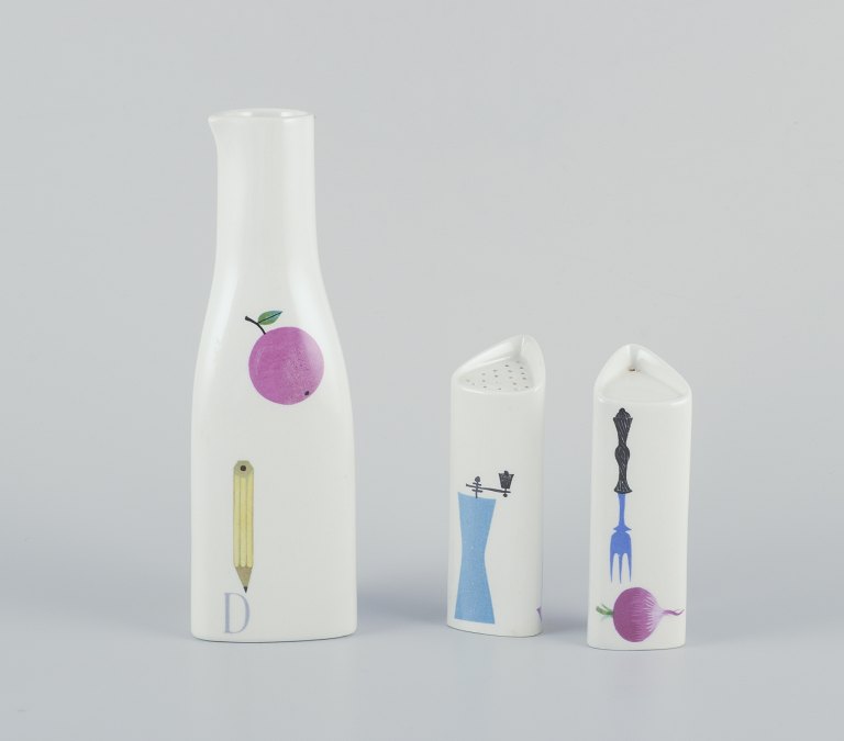 Stig Lindberg for Gustavsberg.
‘Pynta’ salt and pepper set and a jug in faience.