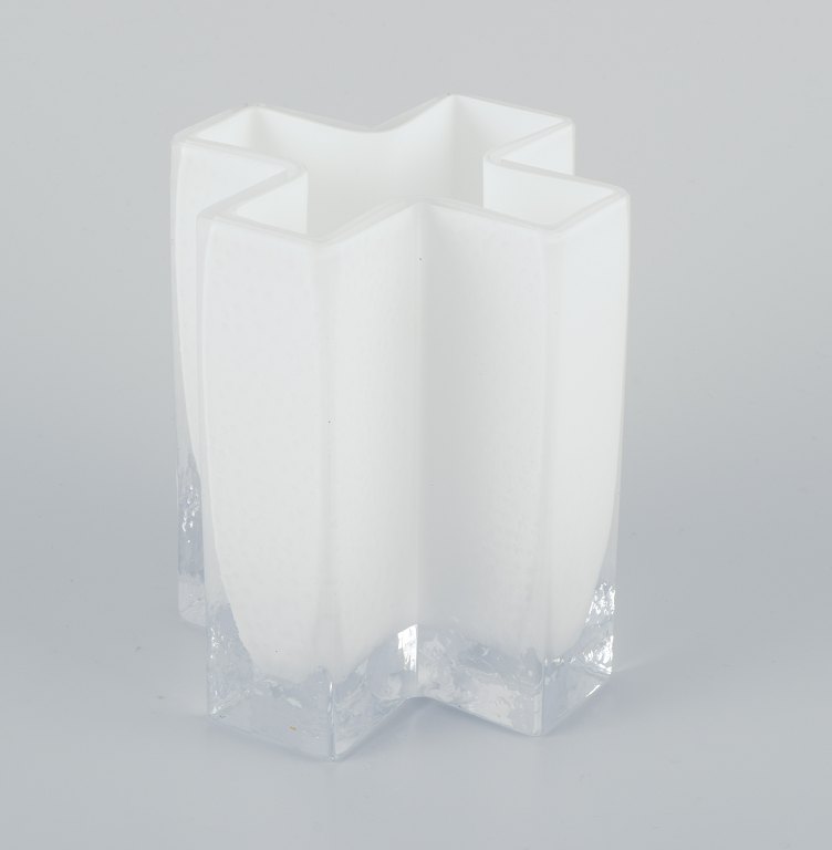 Bodil Kjær for Gullaskruf, Sweden. ‘Kryds’ (cross) vase in white and clear art 
glass.