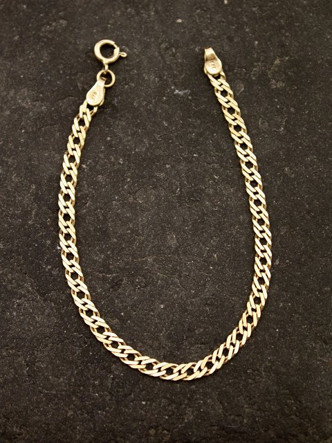 9 carat gold bracelet