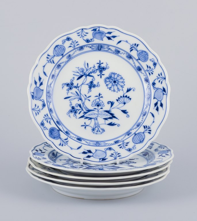 Meissen, Germany.
A set of five porcelain plates with Blue Onion pattern.