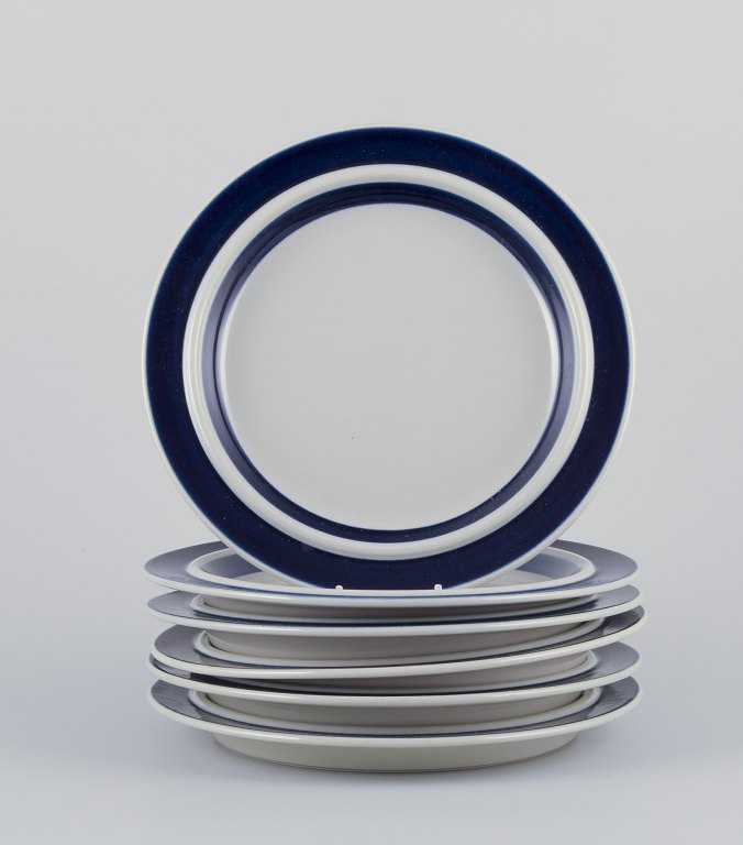 Ulla Procopé for Arabia, Finland.
A set of six "Anemone"  stoneware dinner plates.