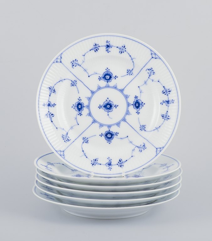 Royal Copenhagen Blue Fluted Plain.
A set of six porcelain luncheon plates.