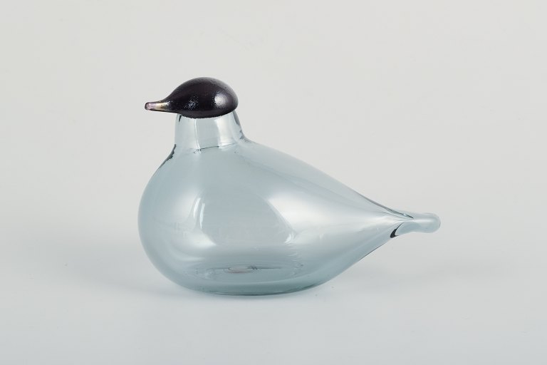 Oiva Toikka for Nuutajärvi Notsjö/Iittala.
Bird in mouth-blown art glass.
