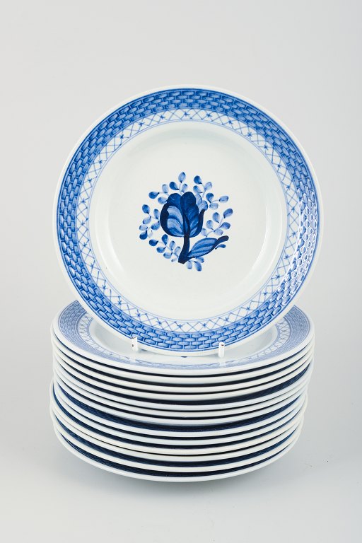 14 plates, model number 11/1842. Aluminia, Tranquebar.