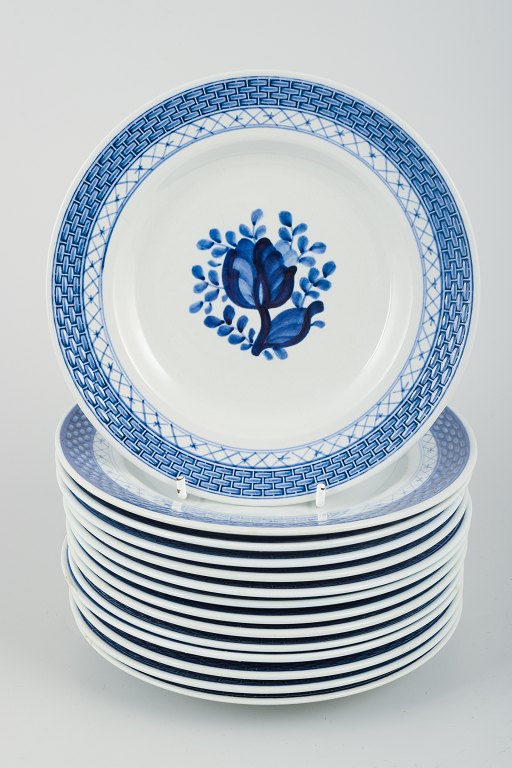 14 plates, model number 11/1842. Aluminia, Tranquebar.