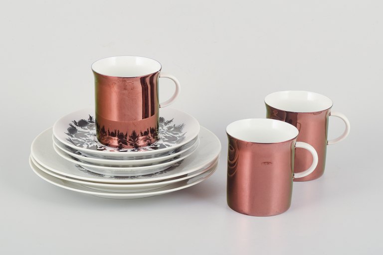 Rosenthal set “Hilton”.
Rosenthal Studio-Line porcelain set consisting of three coffee cups with 
matching saucers and three plates.