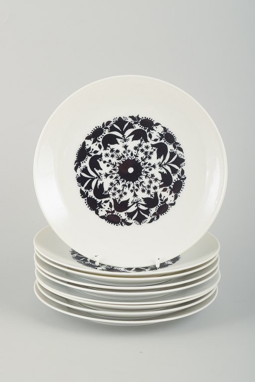 Rosenthal plates “Hilton”.
Rosenthal Studio-Line porcelain plates, 9 pieces.