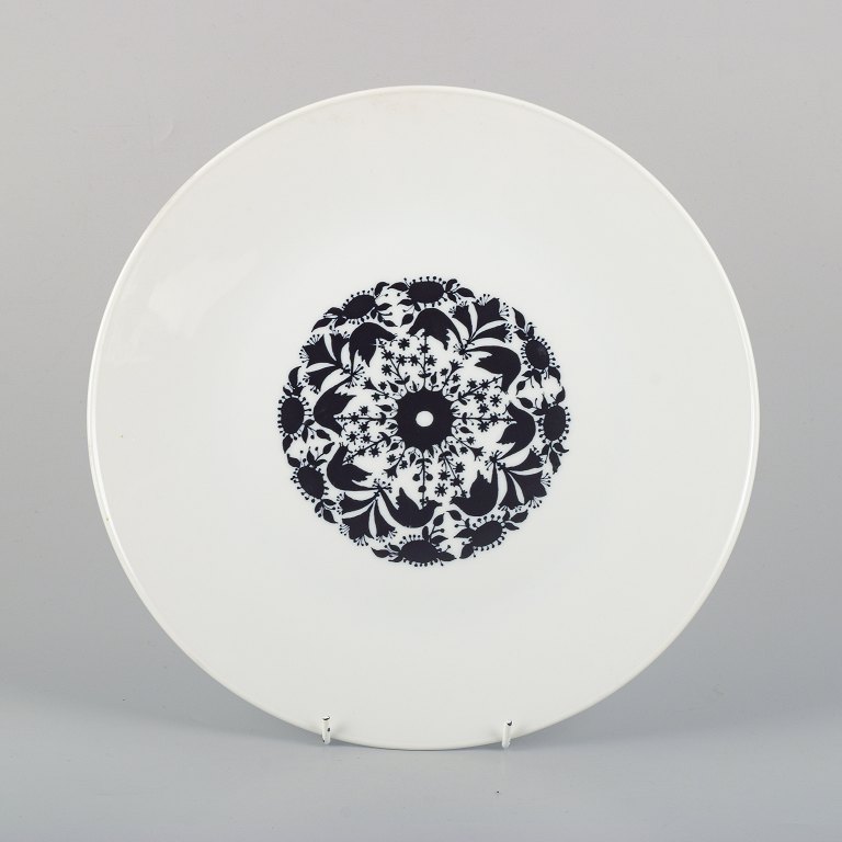 Rosenthal dish “Hilton”.
