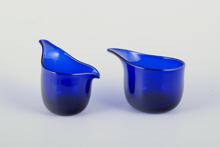 Holmegaard, "Vipstjert", two small jugs.
