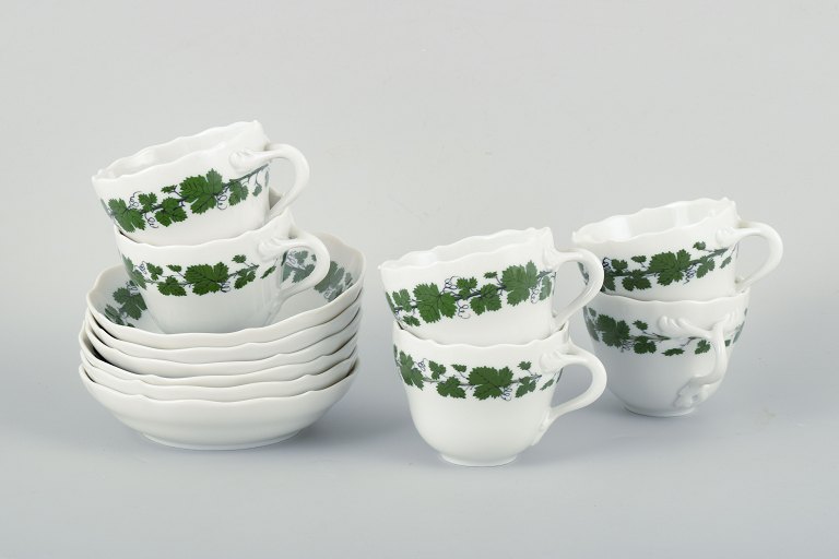 Meissen, 6 Mocha Cups with Saucers, Vine-Leaf Pattern, “Voller grüner Weinkranz”