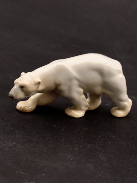 B&G walking little polar bear 2218