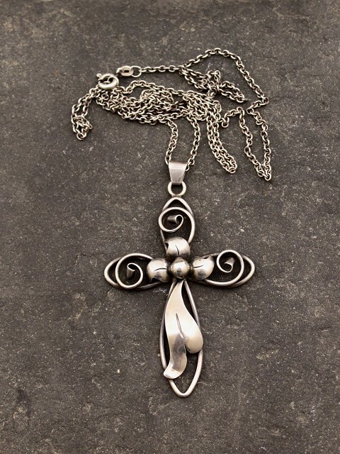 830 silver cross  and 830 silver chain