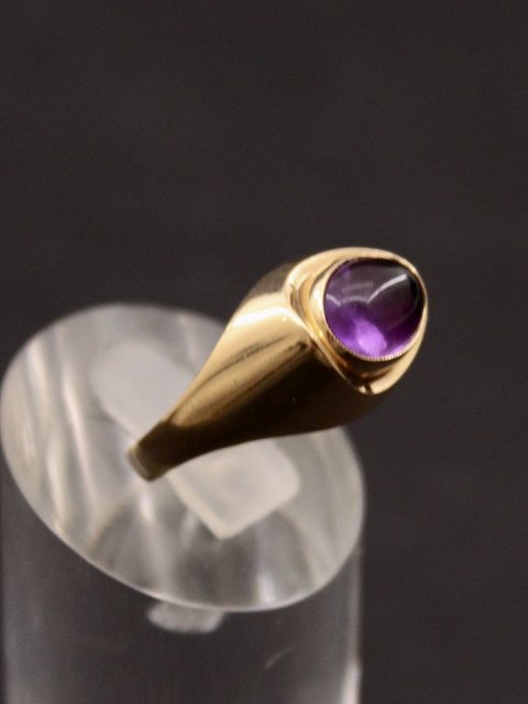 14 carat vintage gold ring with amethyst