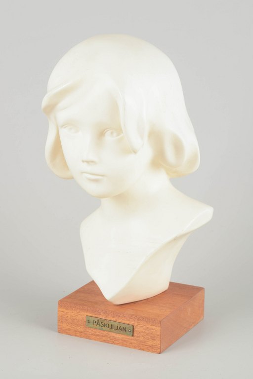 PÅSKLILJAN
Bust sculpture, mid-20th century.