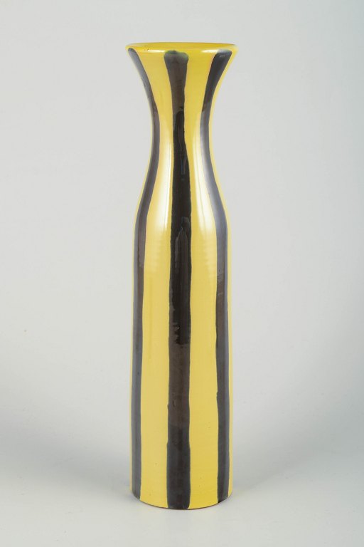 Gefle
Large ceramic vase “Tropik”, 1950/60s.